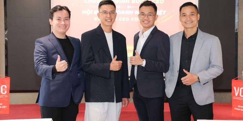 Đội ngũ lãnh đạo của chi nhánh V-99 tại Việt Nam